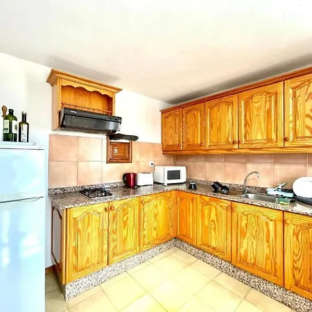 Appartamento Bonito apartamento C con Wifi y estupenda vista a Océano y Piscina Uga